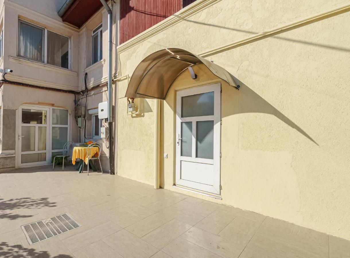 Stone Gate Apartment #3 Букурещ Екстериор снимка