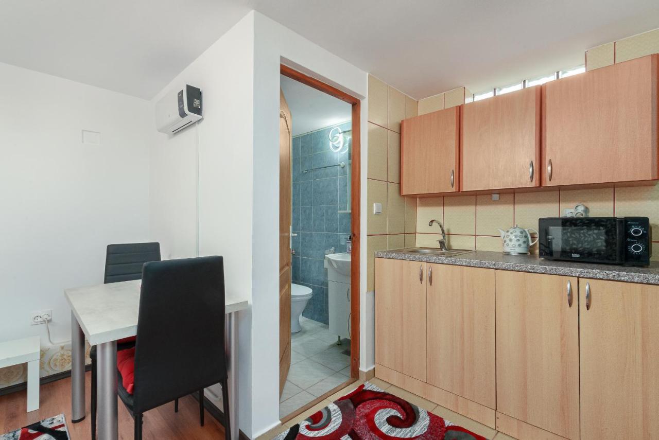 Stone Gate Apartment #3 Букурещ Екстериор снимка