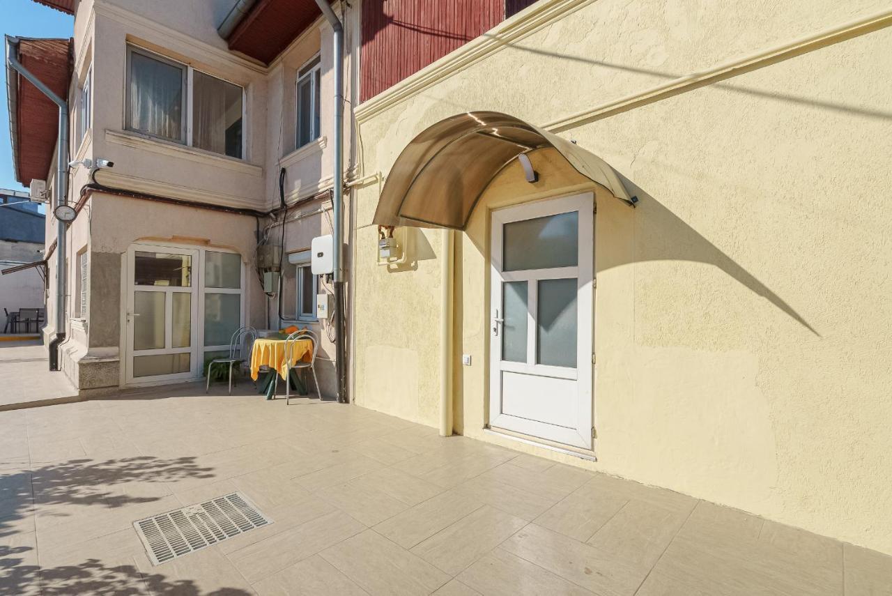 Stone Gate Apartment #3 Букурещ Екстериор снимка